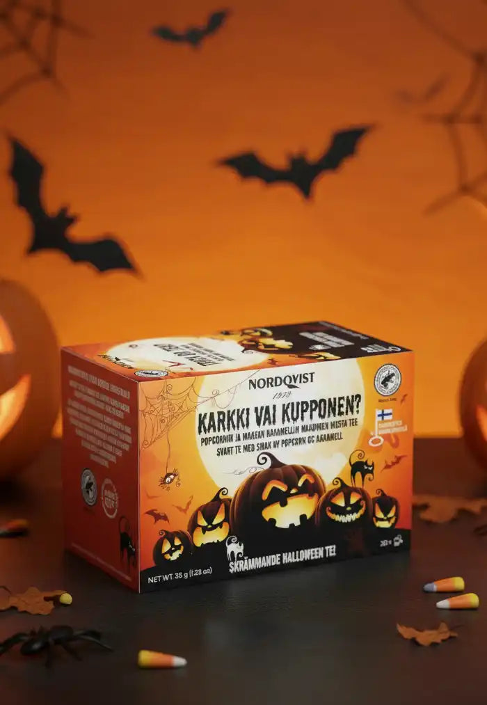 Oranssi ja musta halloween-teemainen teirasia kurpitsalyhtyjen ja lepakoiden designilla, nordqist-merkki.